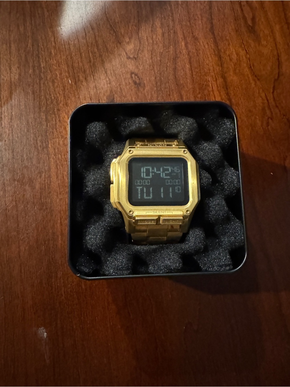 Nixon Regulus